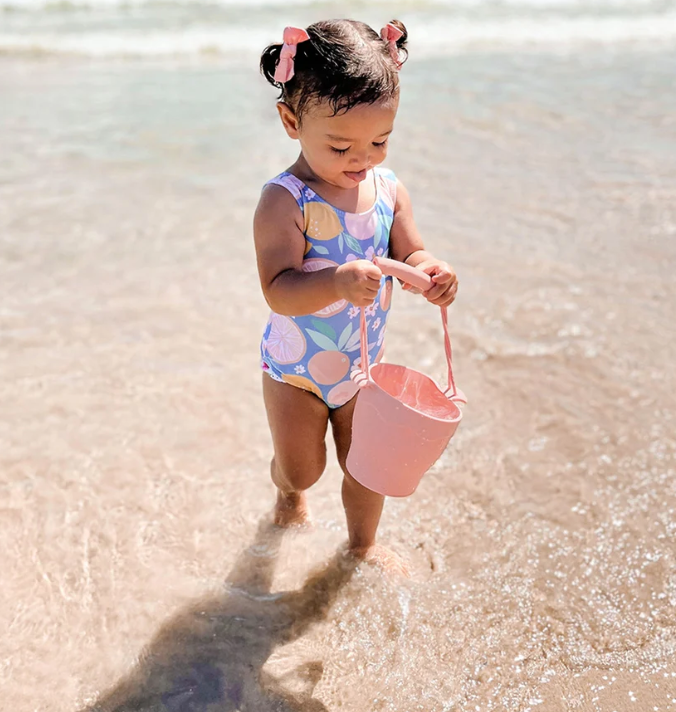 8pc SILICONE BUCKET & SPACE SET ROSE