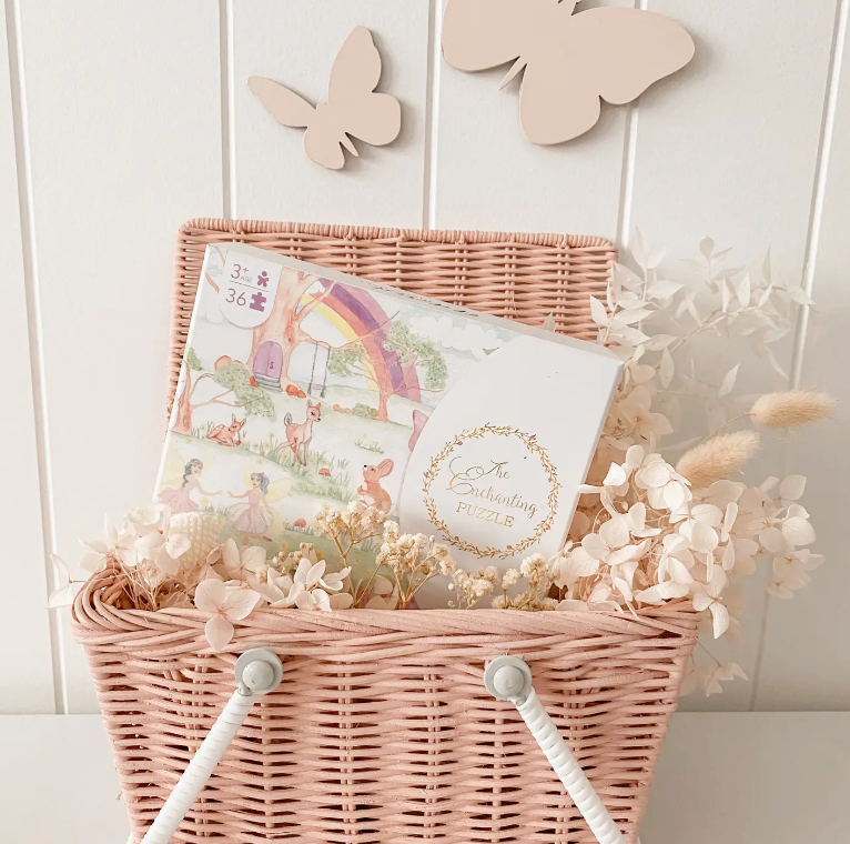 ADORED ILLUSTRATIONS - THE ENCHANTING PUZZLE